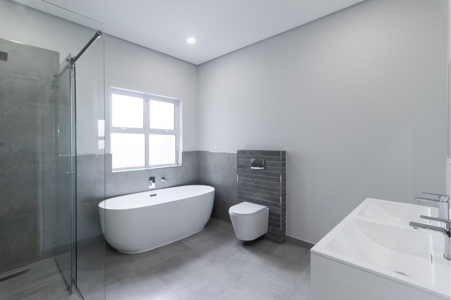4 Bedroom Property for Sale in Flamingo Vlei Western Cape